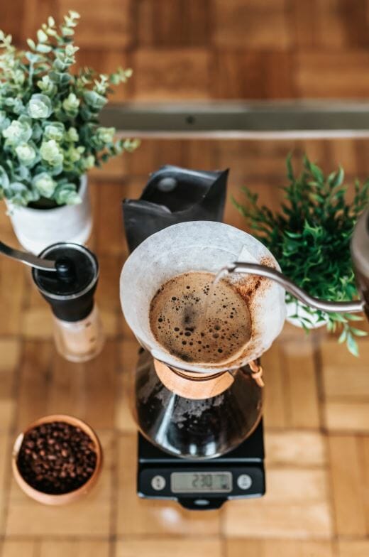 Chemex pourover action.