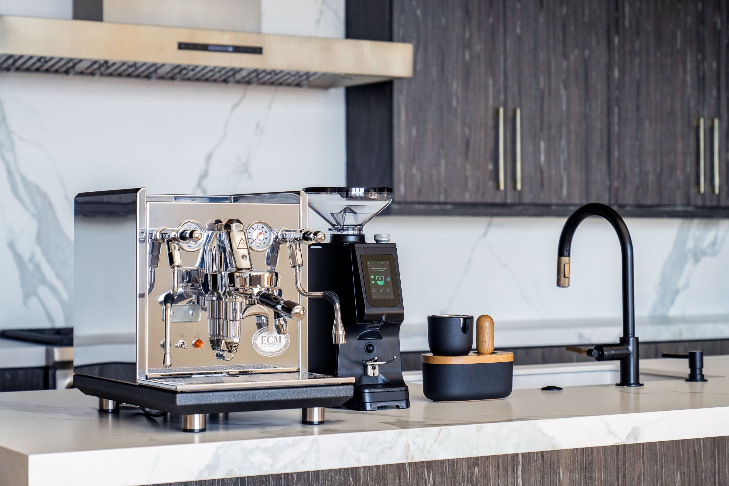 ECM Synchronika espresso machine with the LUCCA Atom 75 espresso grinder