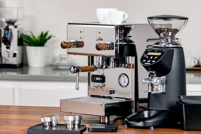 Profitec Pro 300 with Walnut wood knobs, Compak E5 in black - lifestyle